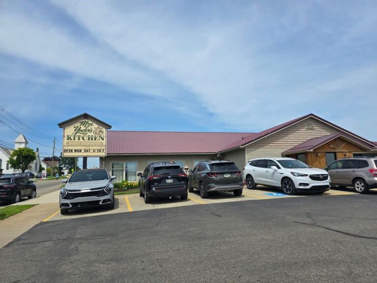Amish Families Line Up For The Homemade Pies At This Ohio Country Restaurant, And You Should Too
