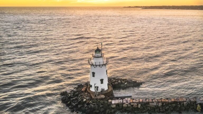 This Historic Connecticut Lighthouse You Can Actually Stay Overnight In Sits Right On The Sound