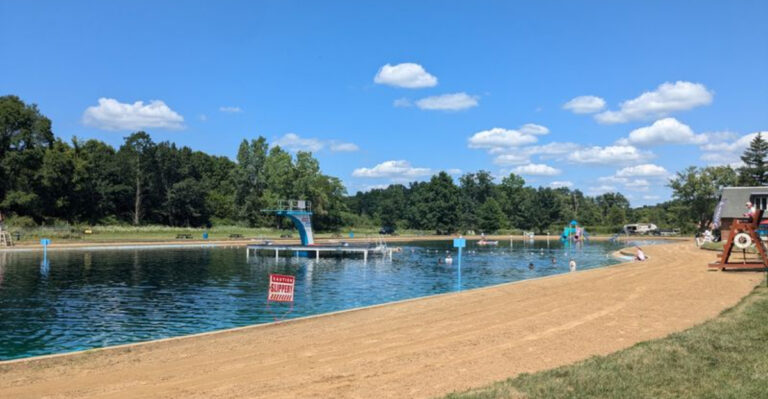 This Little-Known Natural Water Park In Ohio Looks Like Something Straight Out Of A Postcard