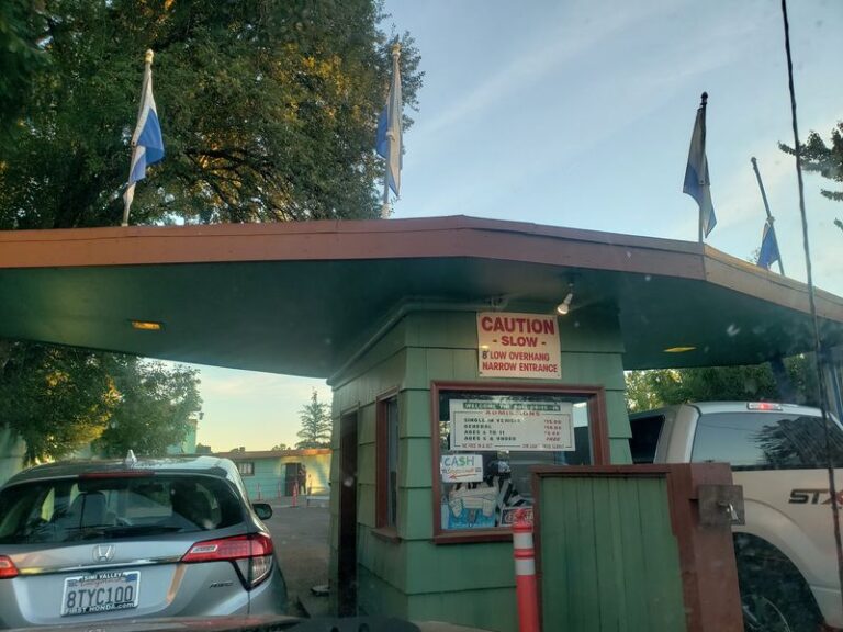 These 8 Oregon Drive-Ins Still Serve Milkshakes And Burgers Like It’s 1960