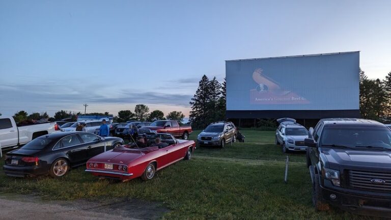 The 8 Minnesota Drive-In Movie Theaters Where Summer Nights Still Feel Like The 1950s