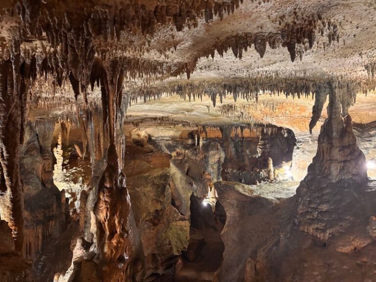 This Underground Alabama Cave System Stays A Cool 60 Degrees No Matter How Hot It Gets