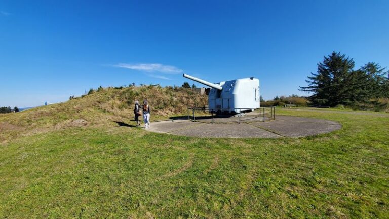 This Historic Oregon Fort Sits Right On The Coast And Is Made For Easy Hiking