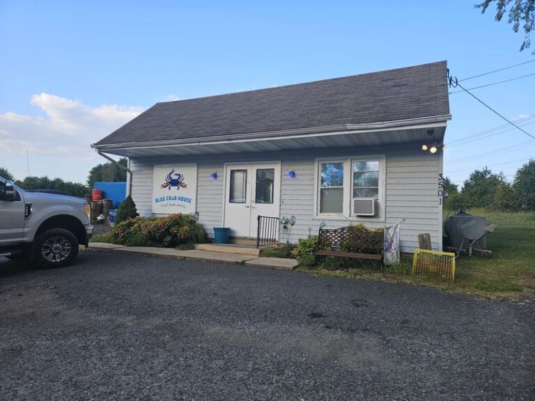 These 7 Small-Town Maryland Crab Shacks Serve The Steamed Blue Crabs Locals Crack Open All Summer