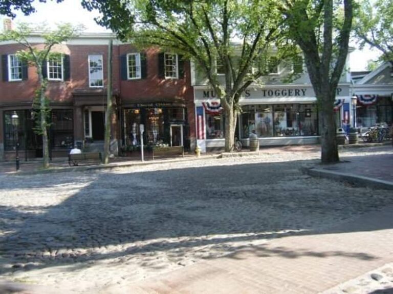 These 11 Quiet, Safe Massachusetts Towns Are Perfect For Anyone Craving A Slower Pace Of Life