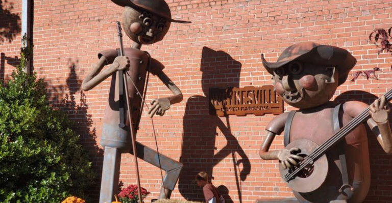 One Easy Day in This Gorgeous North Carolina Town Gets You a Walkable Historic Main Street and Charming Shops