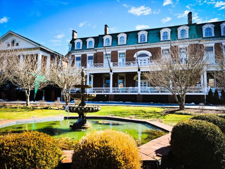 Spend The Night In A Beautiful 1800s Virginia Inn That’s Filled With Historic Charm