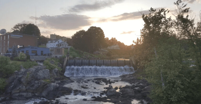 Retirees Are Flocking To This Peaceful Connecticut Town For Its Affordable, Slow-Paced Lifestyle