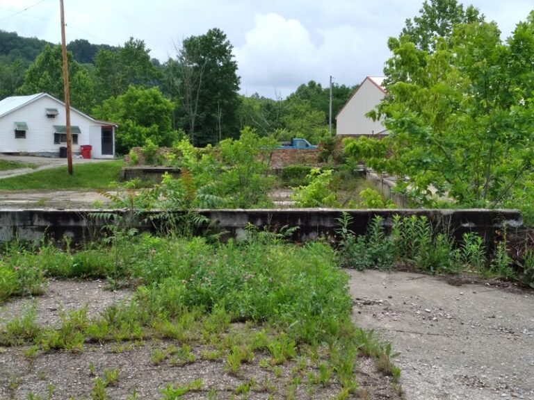 This Forgotten Ohio Pottery Factory Now Stands In Ruins Behind A Small-Town Church
