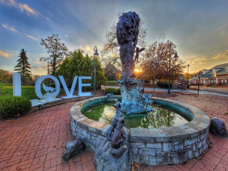 This Peaceful Virginia Town Offers The Relaxed Lifestyle More People Are Searching For