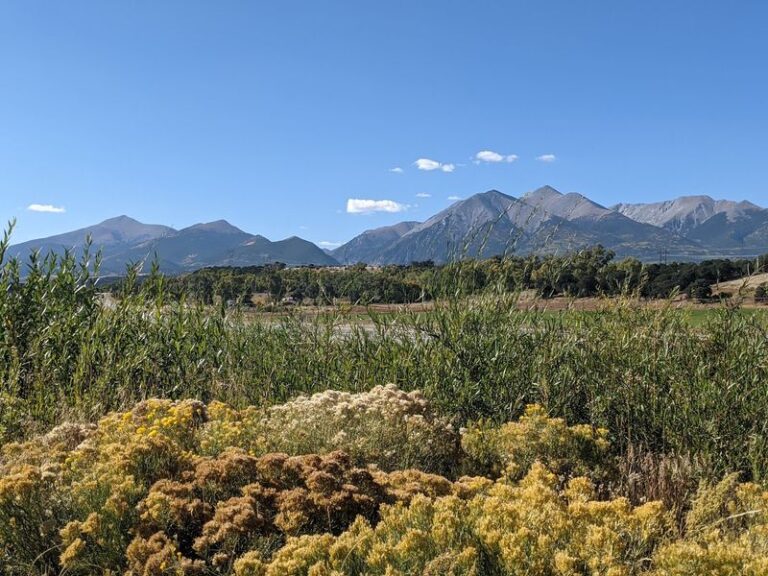 This Retiree-Friendly Colorado Town Offers Mountain Views And A Surprisingly Low Cost Of Living