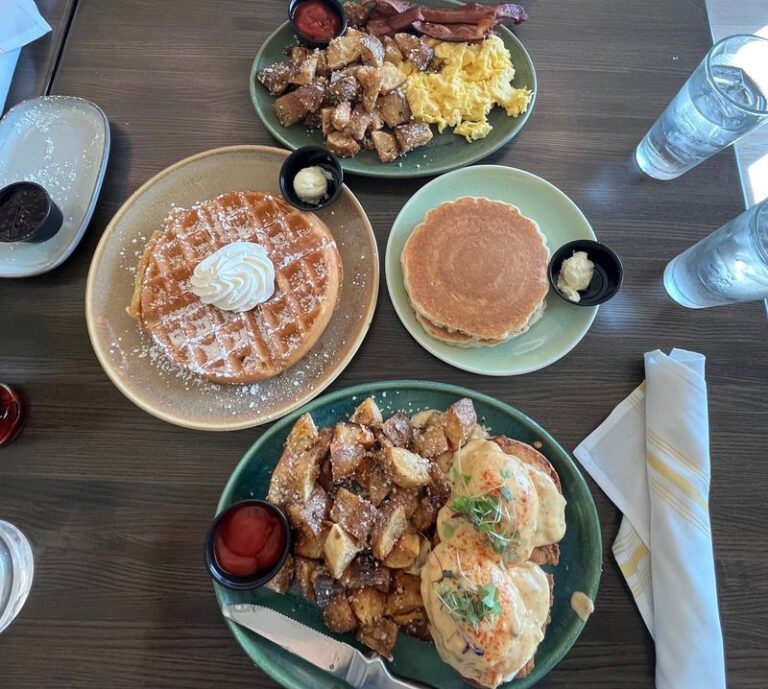These 8 Wisconsin Sunday Brunch Spots Serve Spreads Worth Getting Out Of Bed For