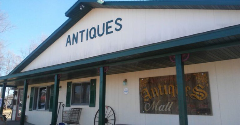 This Massive Wisconsin Antique Store Is So Enormous, You Can Easily Spend An Entire Day Exploring It