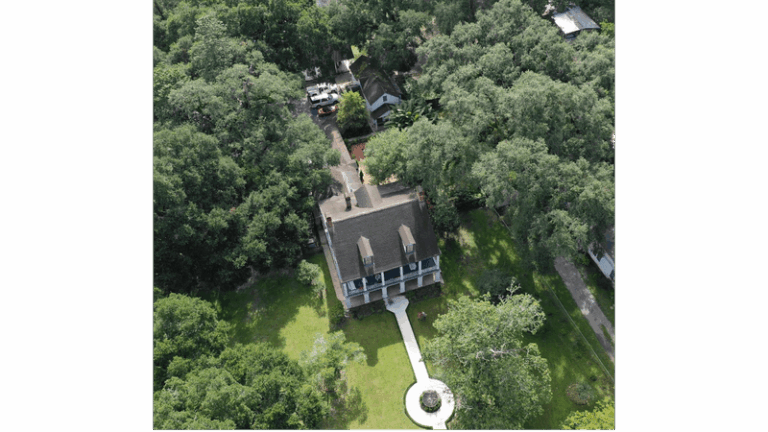 Sleep Among Antiques In A Historic 1800s Louisiana Bed And Breakfast Shaded By Live Oaks