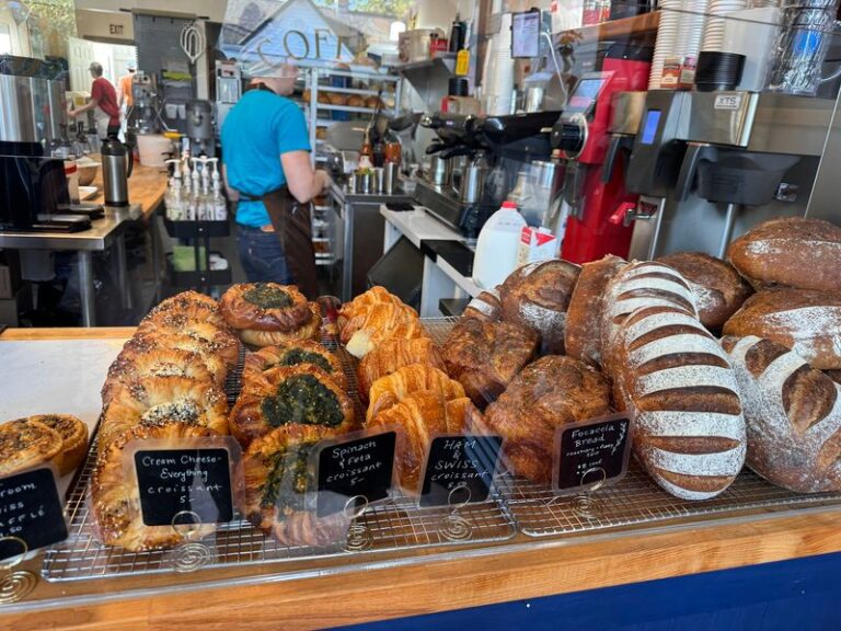 The 9 Small-Town Bakeries In Kentucky That Locals Have Been Raving About For Decades
