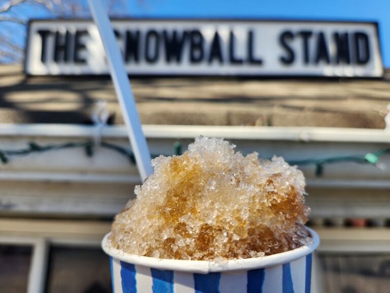 People Drive From All Over Maryland For The Snowballs At These 8 Old-School Summer Stands