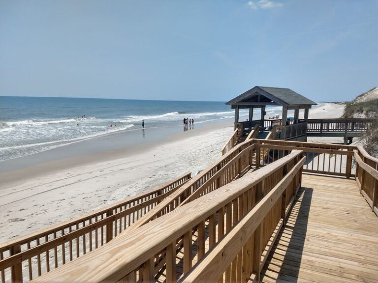 North Carolina Has A Hidden Island State Park With Miles Of Beautiful Shoreline