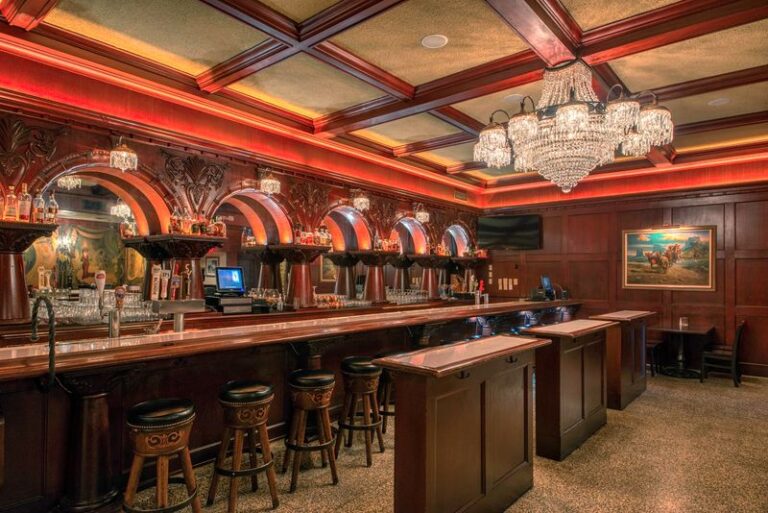 The 8 Old-School Steakhouses In Arizona That Locals Have Been Raving About For Generations