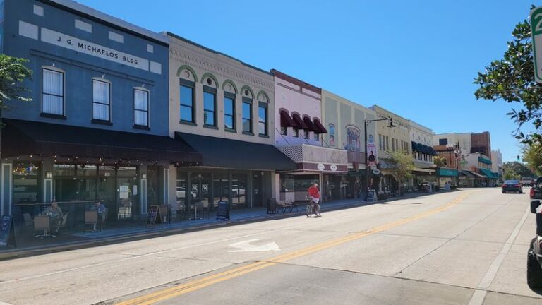 Antique Shops And Brick Streets Make This Historic DeLand Downtown A Perfect Day Trip
