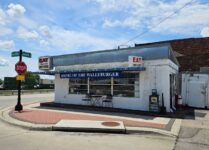 This Old-School Small-Town Iowa Diner Serves Up Breakfast With A Genuine Step-Back-In-Time Feel