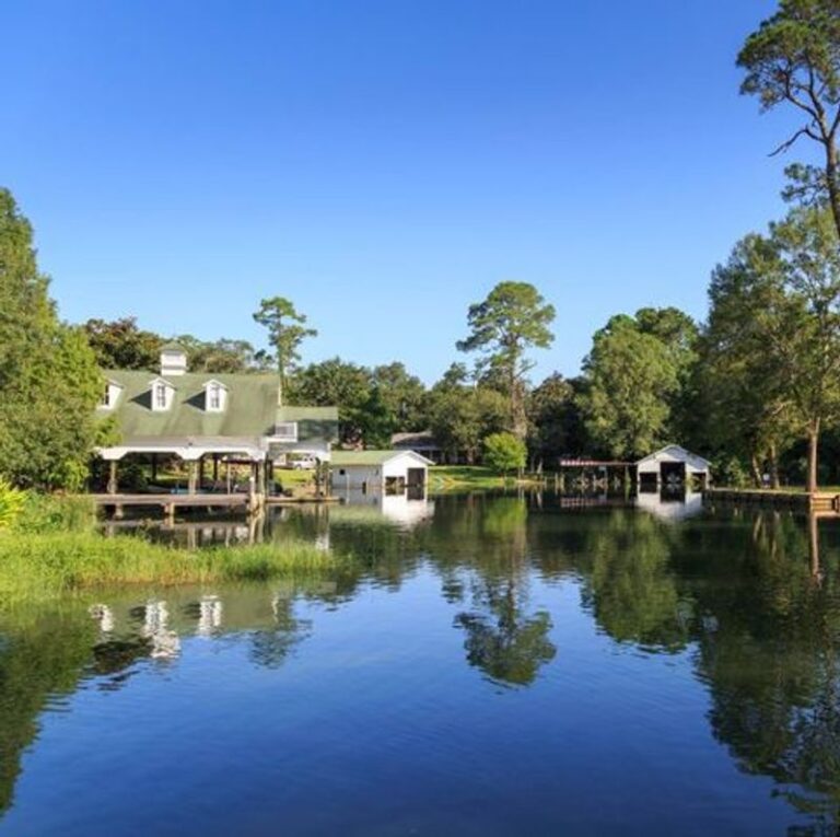 These 8 Tiny Alabama Towns Are Worth Visiting Again And Again