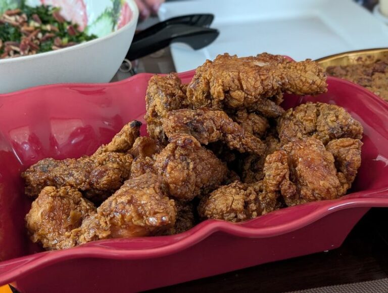 People Drive From All Over Maryland For The Fried Chicken At These 9 Beloved Small-Town Spots