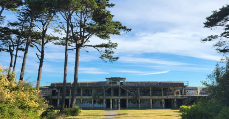 This Historic Washington Fort Is Now A Scenic Hiking Spot With Trails And Big Water Views