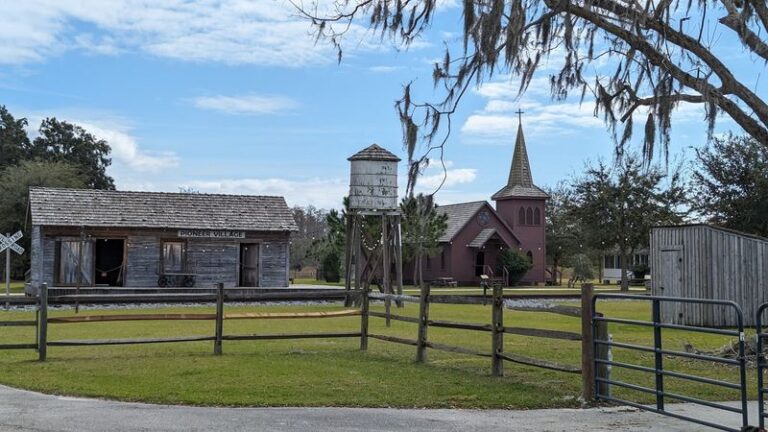 This Charming Historic Village In Florida Lets You Step Back Into Old Florida On An Unforgettable Day Trip