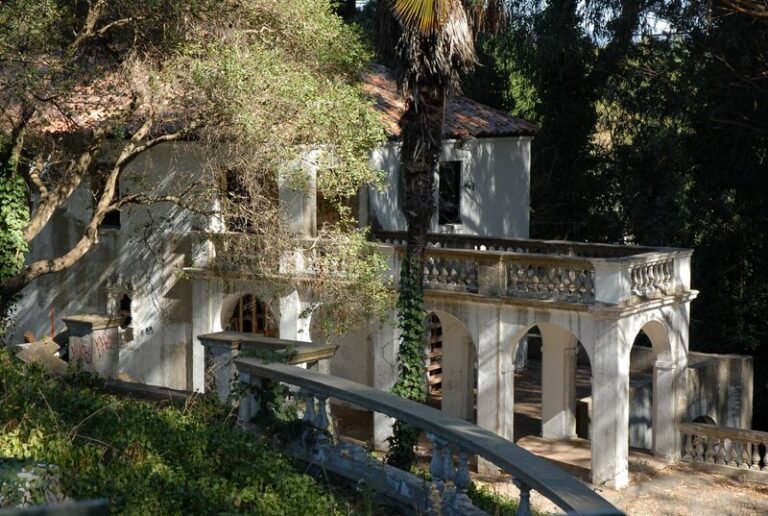 This Sealed-Up California Mansion Has A Haunted Past And Sits Just Beyond A Public Park