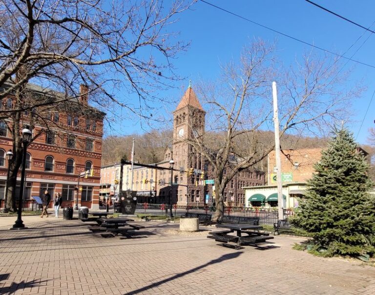 These 8 Tiny Pennsylvania Towns Are Worth Visiting Again And Again