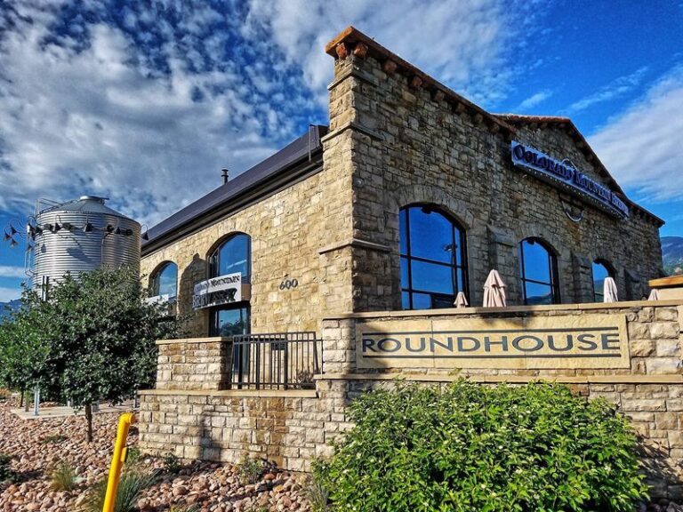These 9 Colorado Breweries Pour Award-Winning Beer With Mountain Views Worth The Drive