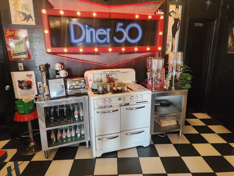 This Retro Phoenix Diner Is A Hidden Gem Locals Love For A Hearty Made-To-Order Breakfast