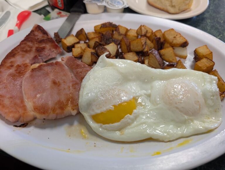 9 Old-School Florida Diners That Have Dished Out Home-Style Breakfast For Generations