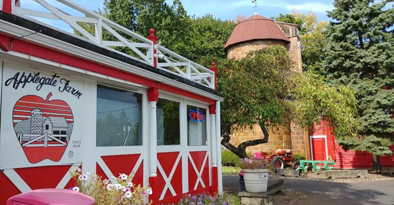 These 8 Old-School New Jersey Ice Cream Parlors Have Been Scooping Since Before You Were Born