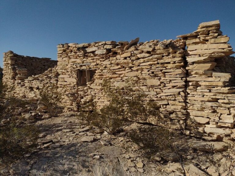 This Creepy Abandoned Ghost Town Hidden In The Texas Desert Will Send Chills Down Your Spine