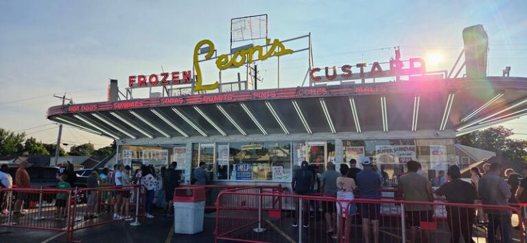 These 9 Wisconsin Custard Stands Serve Frozen Treats Locals Line Up For All Summer