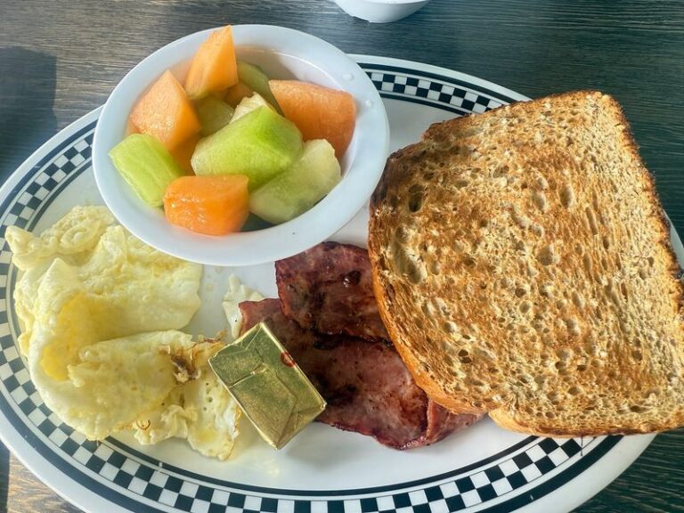These 7 Florida Diners Have Been Serving Old-School Breakfast The Same Way For Decades