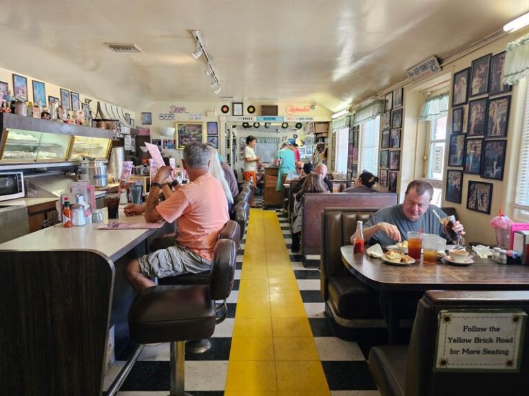Tucked Into California’s Small Towns, These 8 Diners Have Fed Locals For Generations
