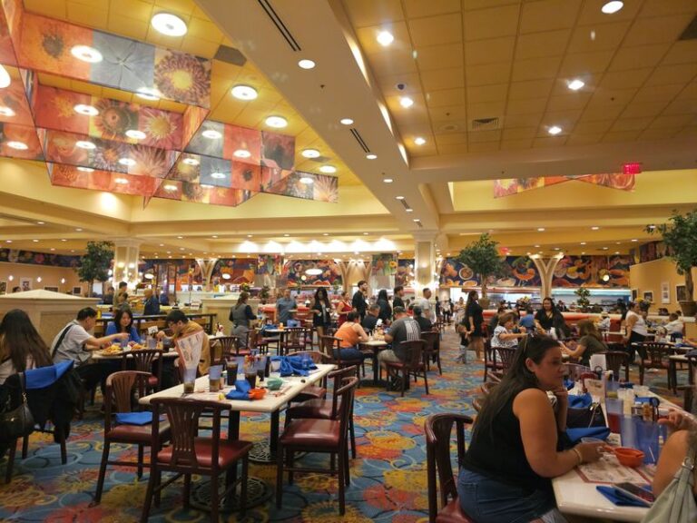These 9 Nevada Casino Buffets Locals Actually Line Up For The Prime Rib And Crab Legs