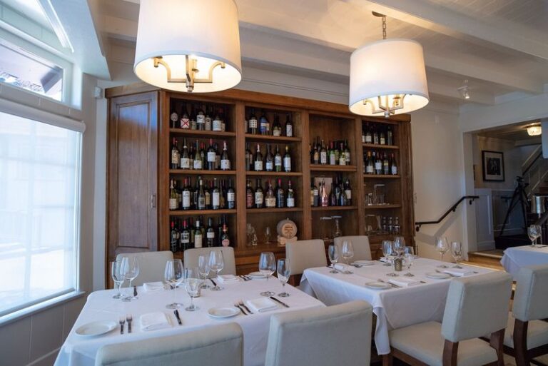 These 8 Small-Town California Steakhouses Have Kept Locals Coming Back For Decades