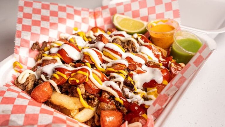You’ll Happily Wait For The Loaded Nachos At These 9 California Mexican Joints Locals Swear By
