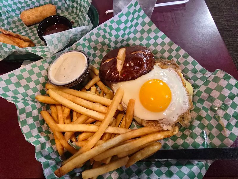 5-8 Tavern & Grill, Maplewood, MN