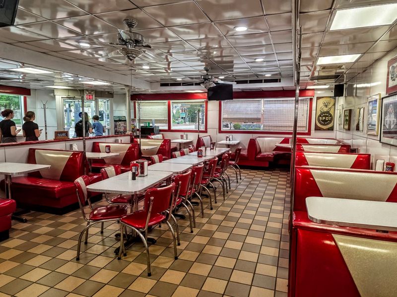 A 1950s Aura You Can Sit Inside