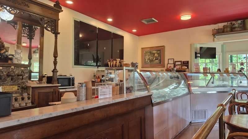 A Bakery With Three Decades Of Loyal Fans A Bakery With Three Decades Of Loyal Fans
