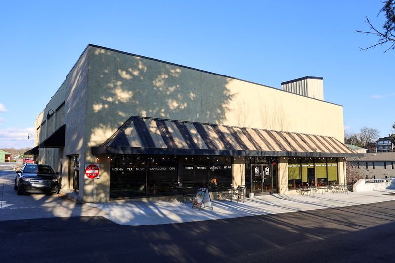 A Block-Sized Coffee House in Downtown Maryville A Block-Sized Coffee House in Downtown Maryville