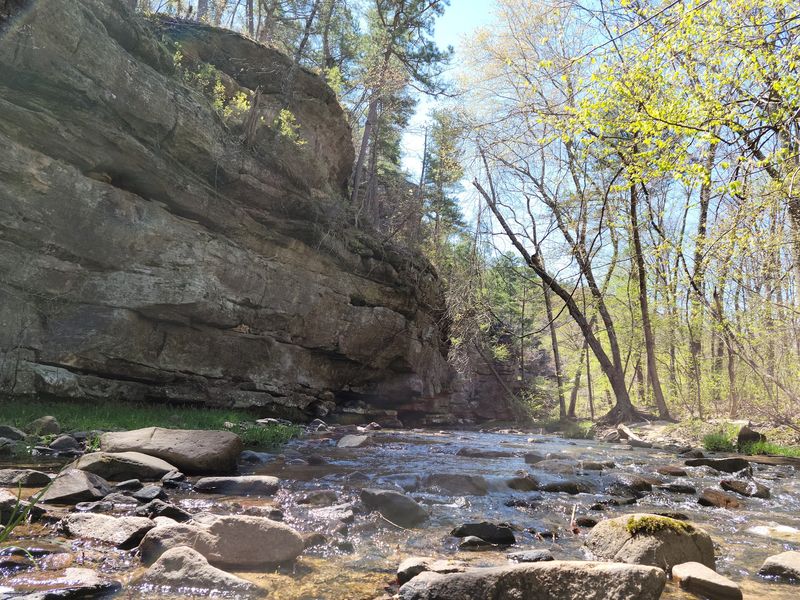 A Bluff-Side Retreat Near Ste. Genevieve