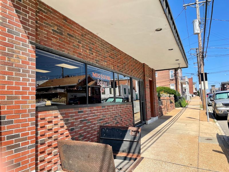 A Corner Bakery on The Hill
