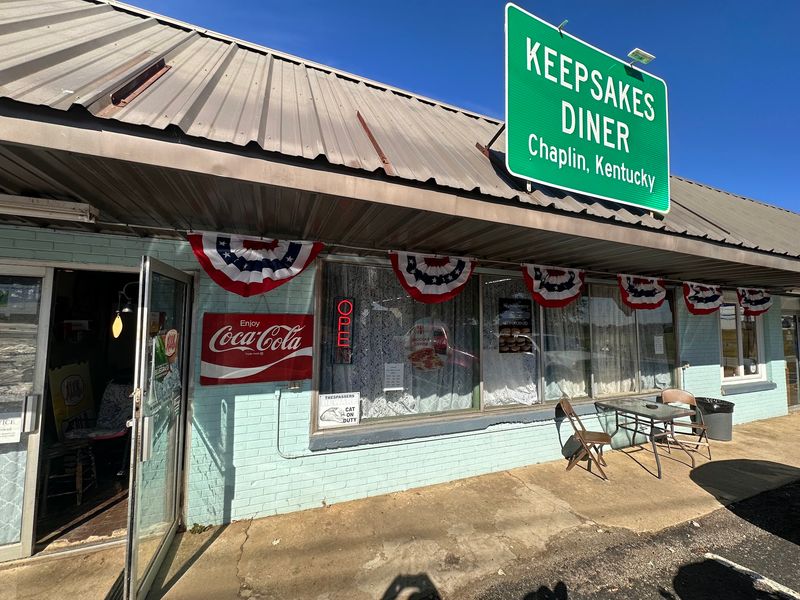 A Country Stop on Lawrenceburg Road