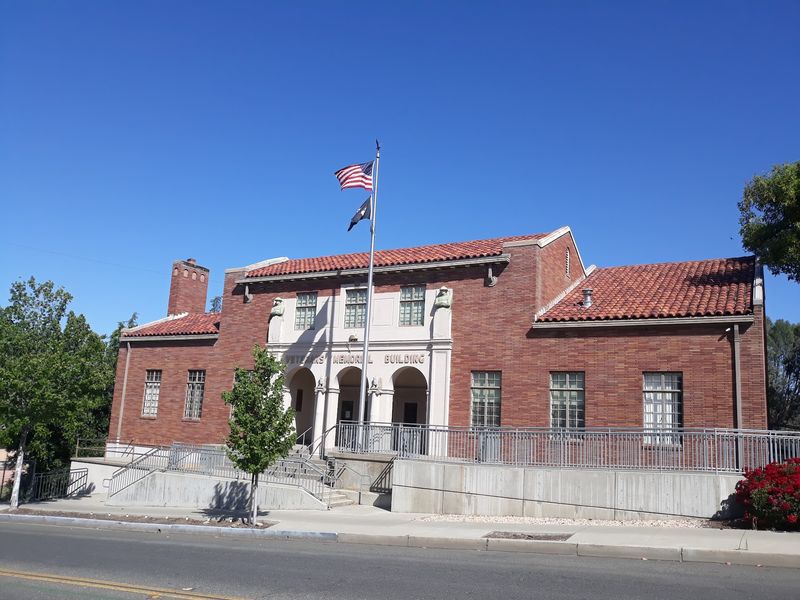 A County Seat With Small-Town Roots
