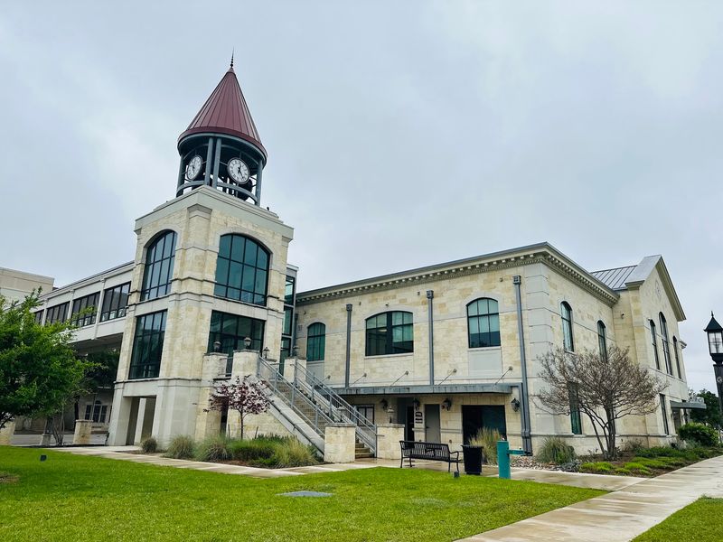 A County Seat in the Heart of the Hills